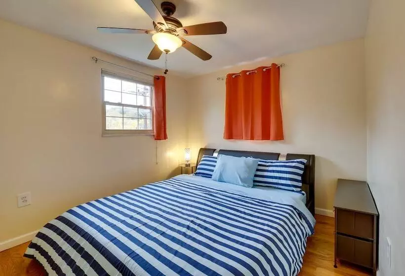 Cute Home W/ Patio ~ 7 Mi To Dtwn Pittsburgh