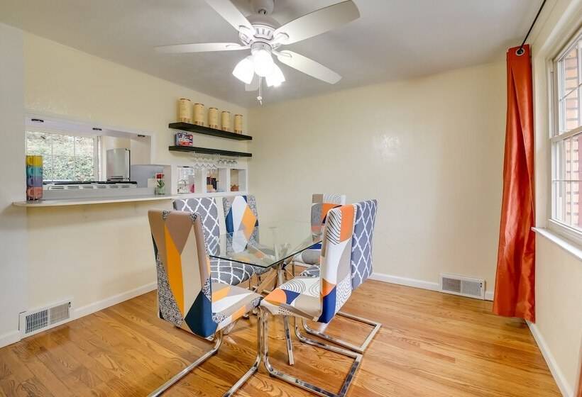 Cute Home W/ Patio ~ 7 Mi To Dtwn Pittsburgh