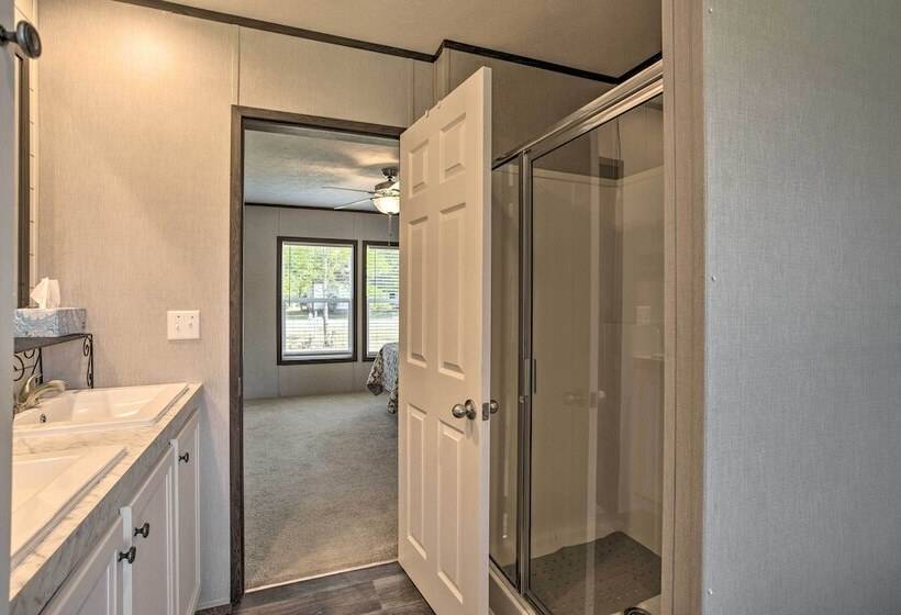 Family Friendly Madill Home: Peaceful Setting