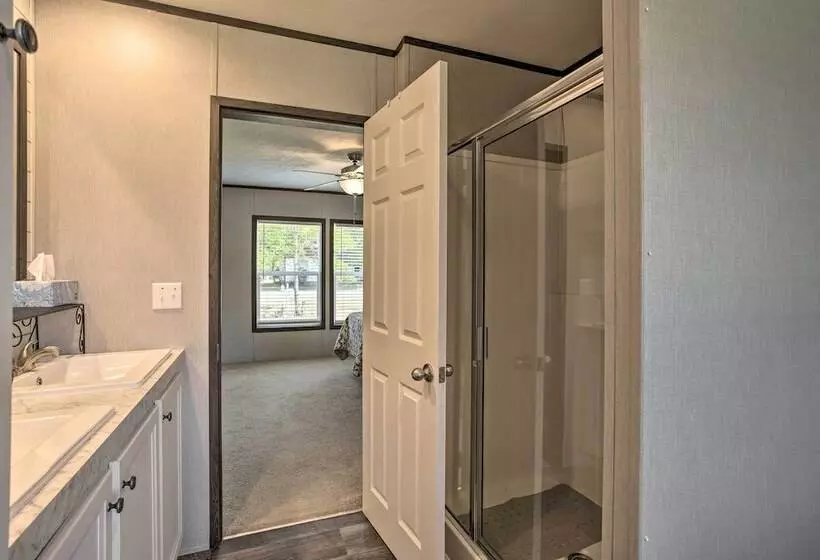 Family Friendly Madill Home: Peaceful Setting