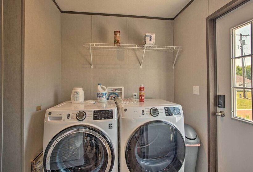 Family Friendly Madill Home: Peaceful Setting