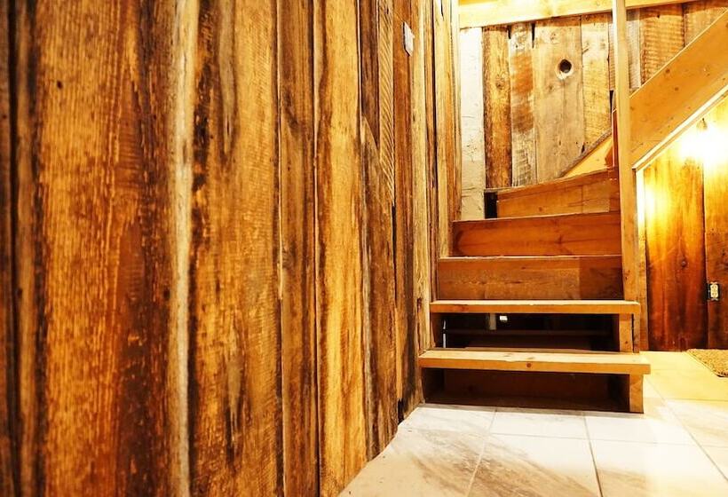 בית מלון כפרי Llama House Adk