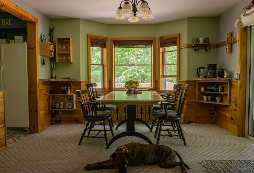 בית מלון כפרי Llama House Adk