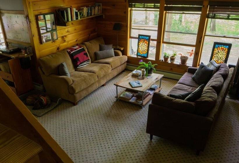 בית מלון כפרי Llama House Adk