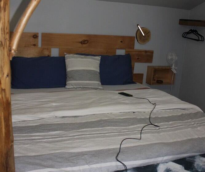 בית מלון כפרי Llama House Adk