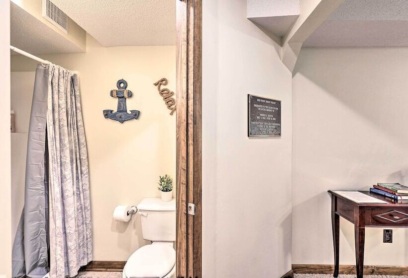 Idyllic Roan Mountain Cabin Across From Creek