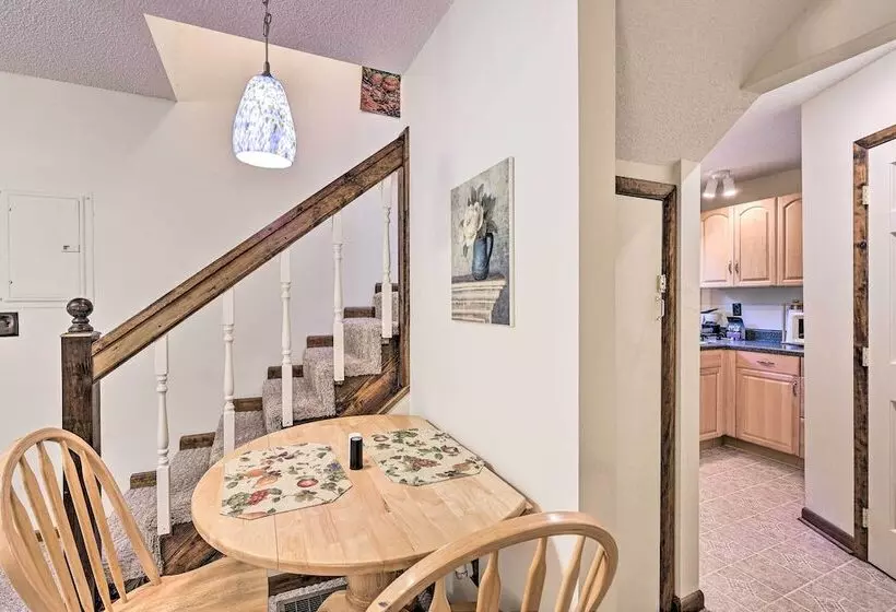 Idyllic Roan Mountain Cabin Across From Creek