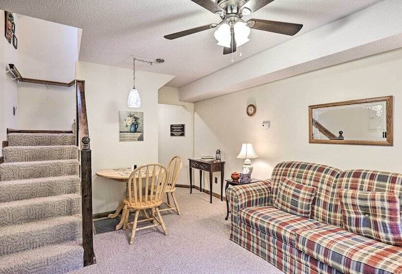 Idyllic Roan Mountain Cabin Across From Creek