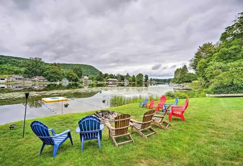 Lakefront Homer Abode W/ Patio & Backyard!