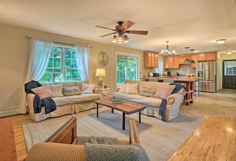 Lakefront Homer Abode W/ Patio & Backyard!