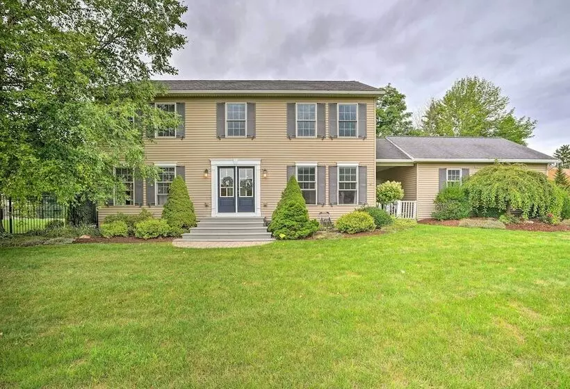 Lakefront Homer Abode W/ Patio & Backyard!