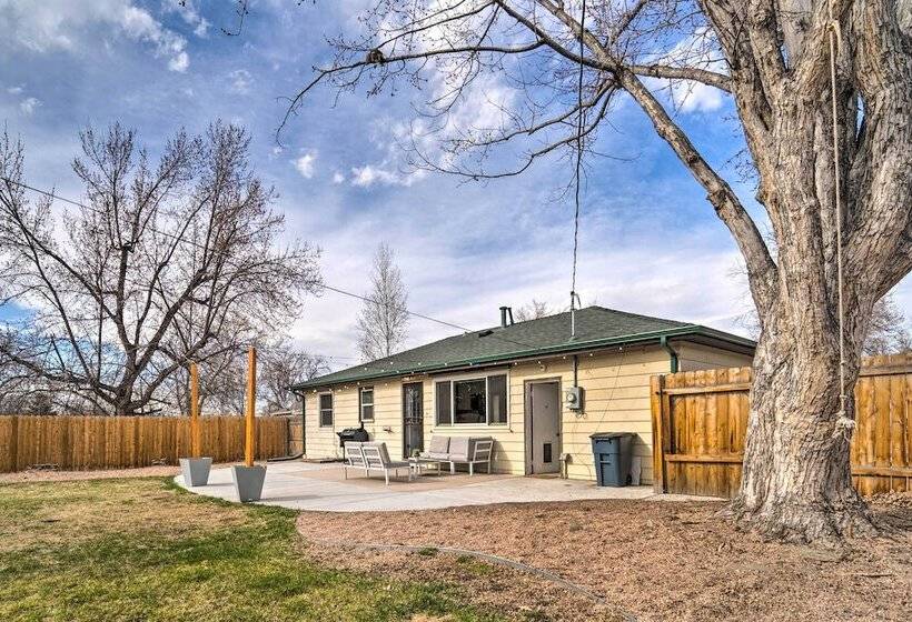 Modern Littleton Home W/ Yard: Pets Welcome!
