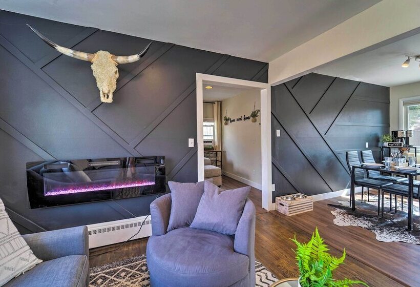 Modern Littleton Home W/ Yard: Pets Welcome!