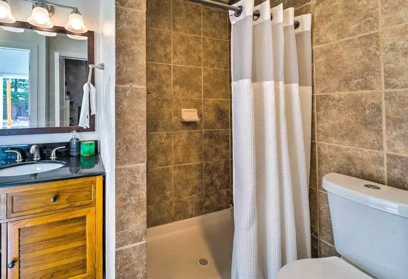 Modern Littleton Home W/ Yard: Pets Welcome!