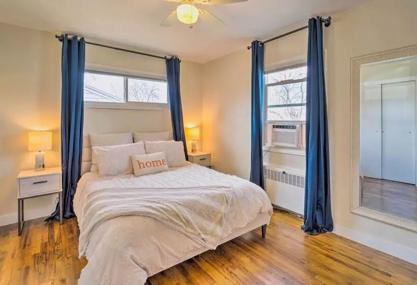 Modern Littleton Home W/ Yard: Pets Welcome!