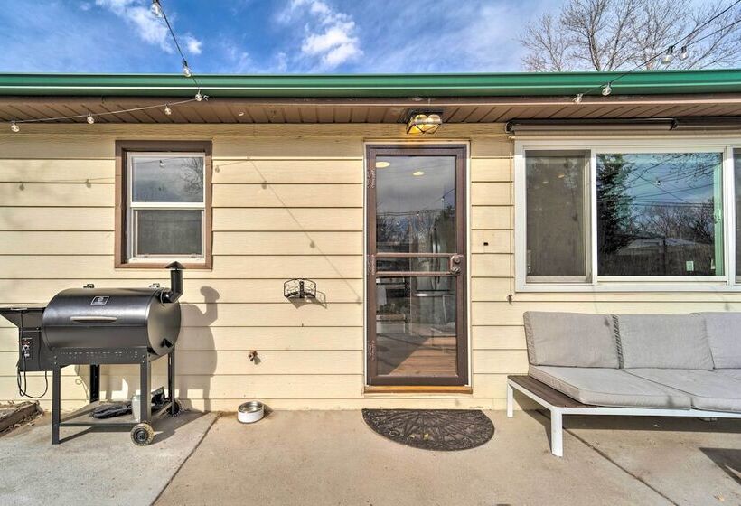 Modern Littleton Home W/ Yard: Pets Welcome!