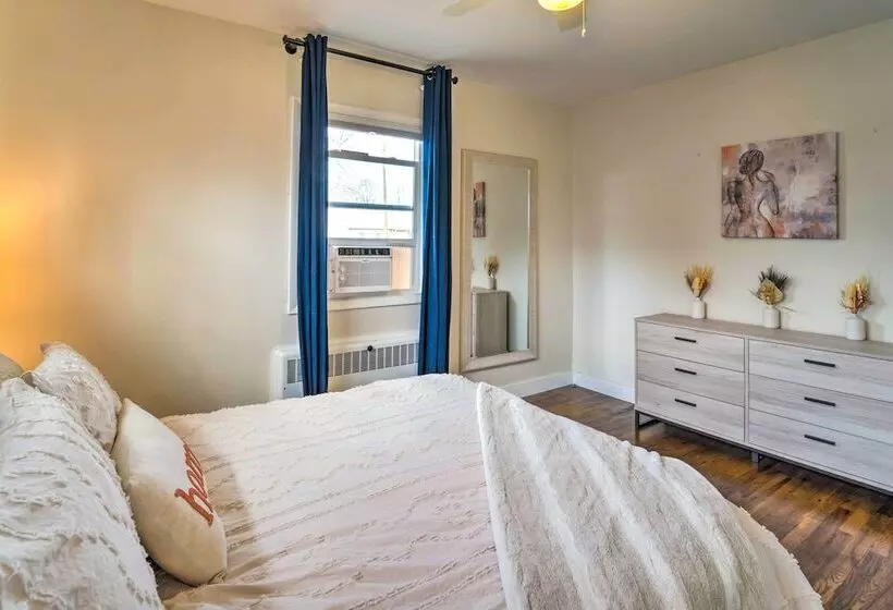 Modern Littleton Home W/ Yard: Pets Welcome!