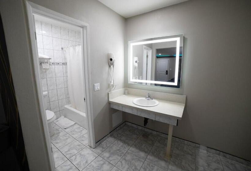 فندق على الطريق Artesia Motor Inn