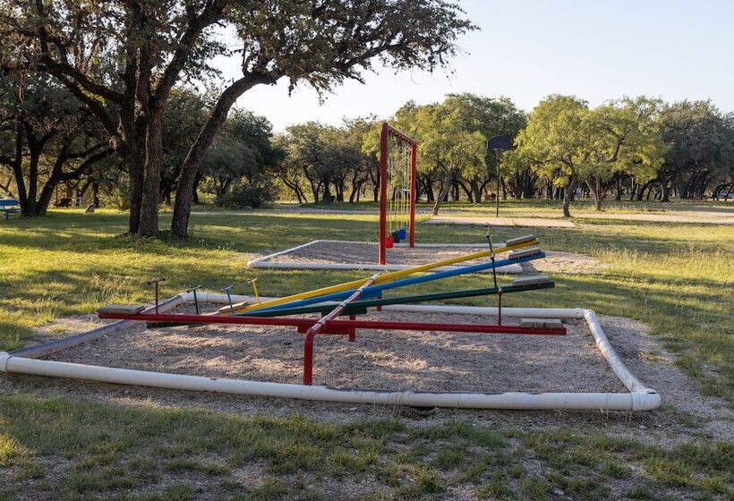 Nueces River Rv & Cabin Resort