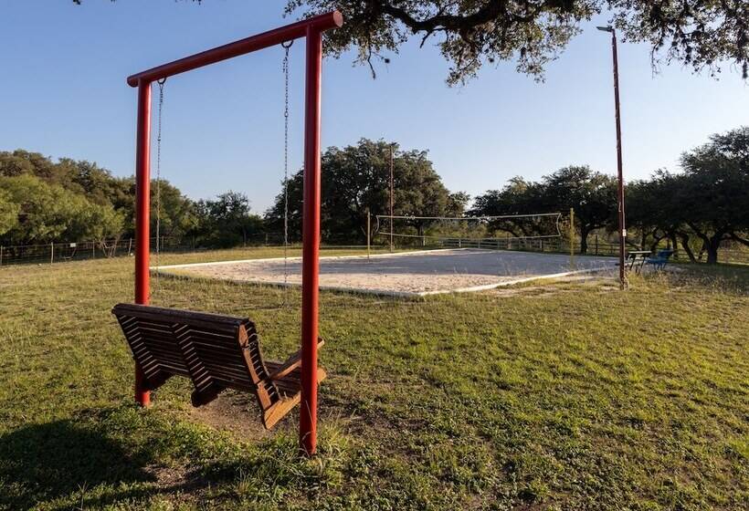 Nueces River Rv & Cabin Resort