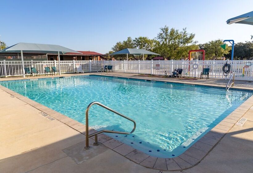 Nueces River Rv & Cabin Resort