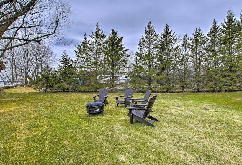 Peace & Premier Fishing On Bay Of Green Bay!