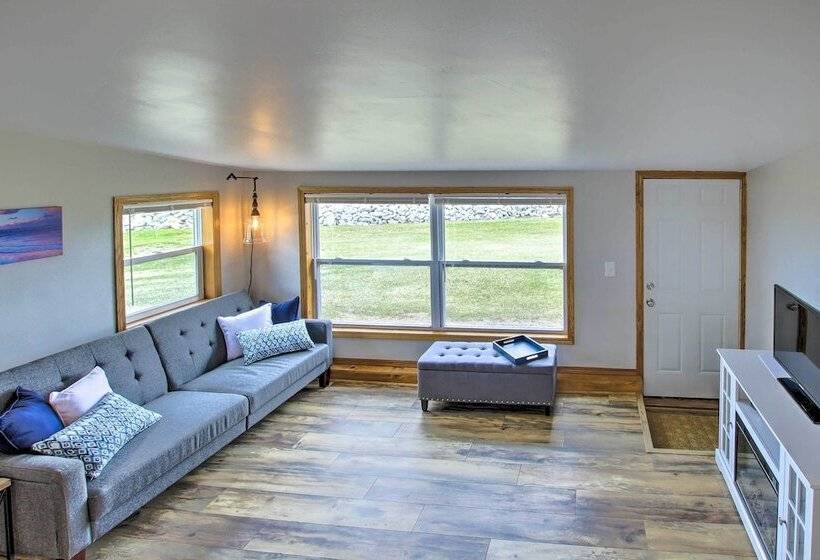 Peace & Premier Fishing On Bay Of Green Bay!