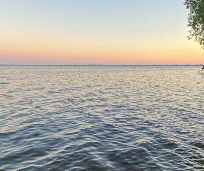 Peace & Premier Fishing On Bay Of Green Bay!