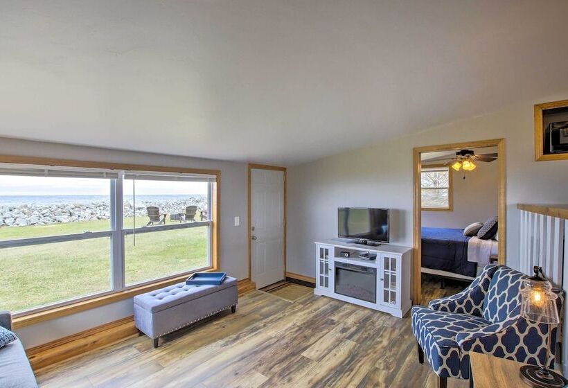 Peace & Premier Fishing On Bay Of Green Bay!