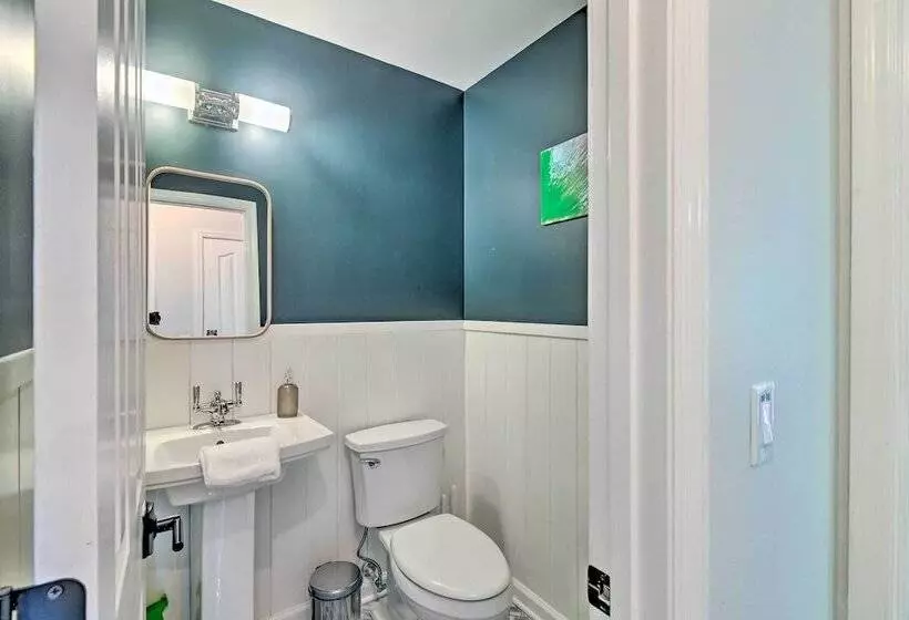 Peaceful Southern Pines Home W/ Pool + Yard!