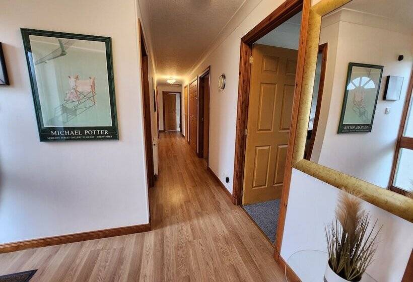 ペンション Boutique 4 Bed Home In Inverness