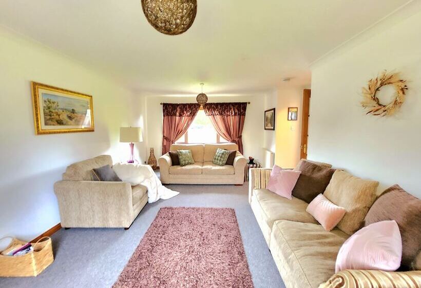 ペンション Boutique 4 Bed Home In Inverness