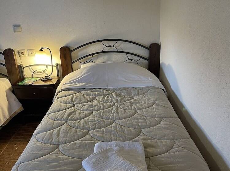 بنسيون Ta Livadia