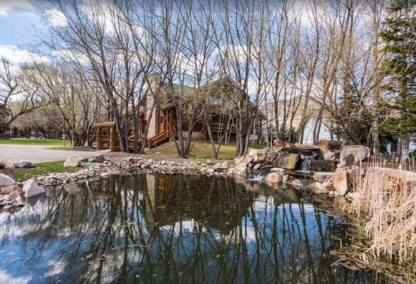 پانسیون Timberwolf Lodge 2a By Lespri Management