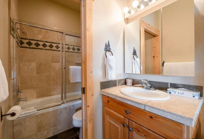 پانسیون Timberwolf Lodge 2a By Lespri Management