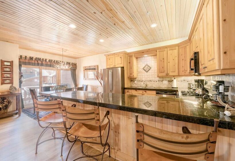 پانسیون Timberwolf Lodge 2a By Lespri Management