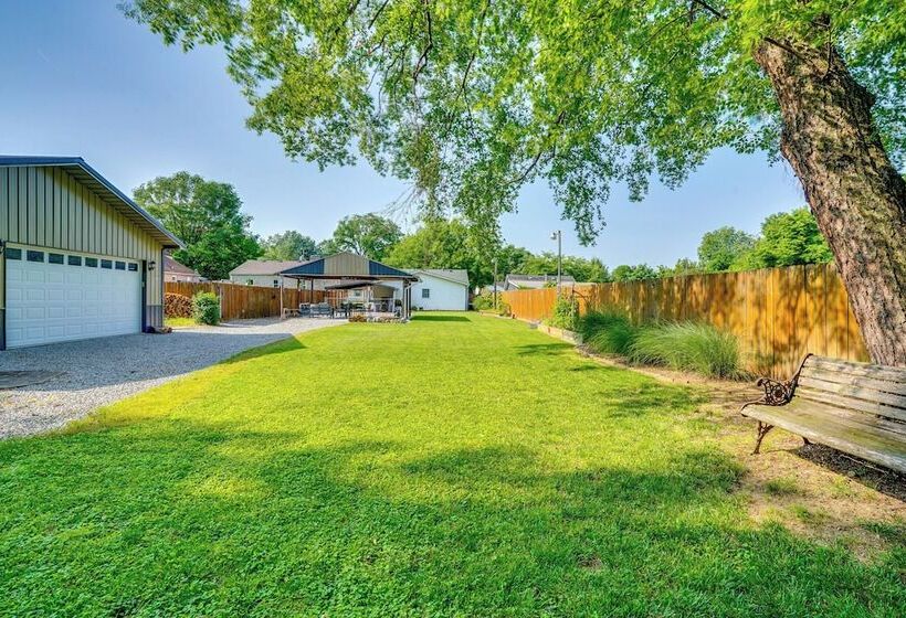 Pet Friendly Clarksville Home W/ Central A/c