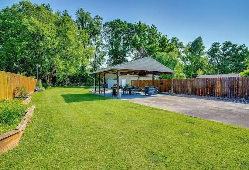 Pet Friendly Clarksville Home W/ Central A/c