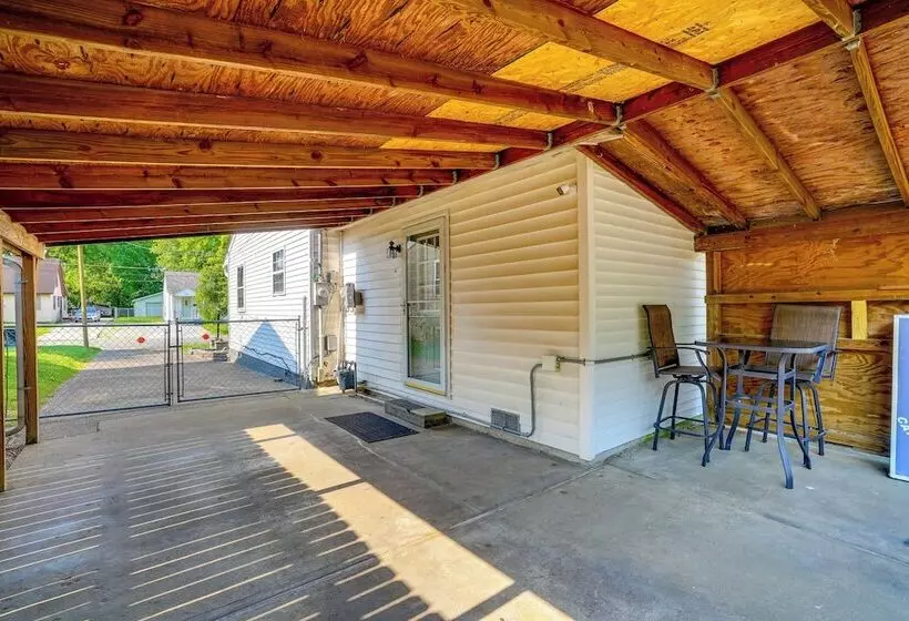 Pet Friendly Clarksville Home W/ Central A/c