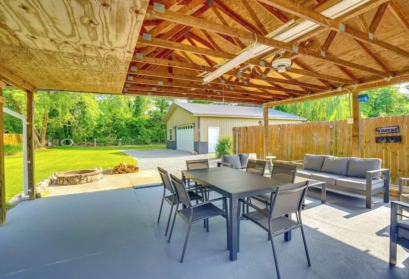 Pet Friendly Clarksville Home W/ Central A/c