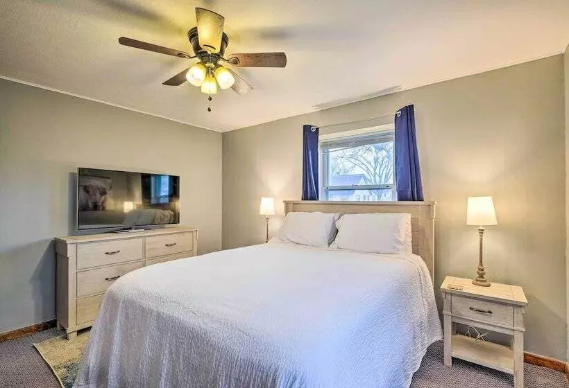 Pet Friendly Clarksville Home W/ Central A/c