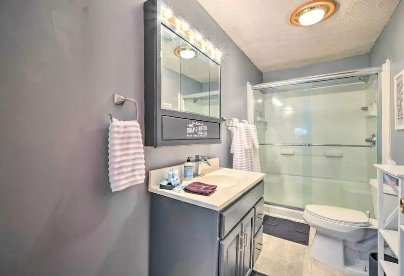 Pet Friendly Clarksville Home W/ Central A/c