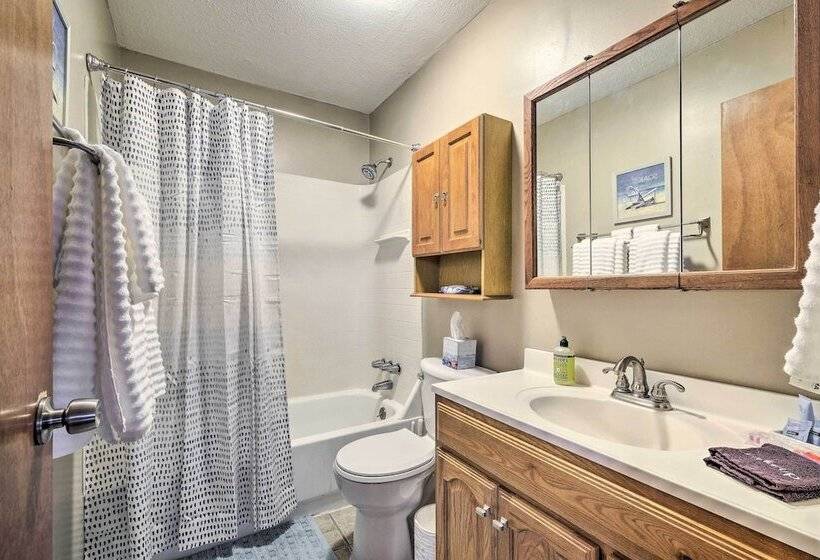 Pet Friendly Clarksville Home W/ Central A/c