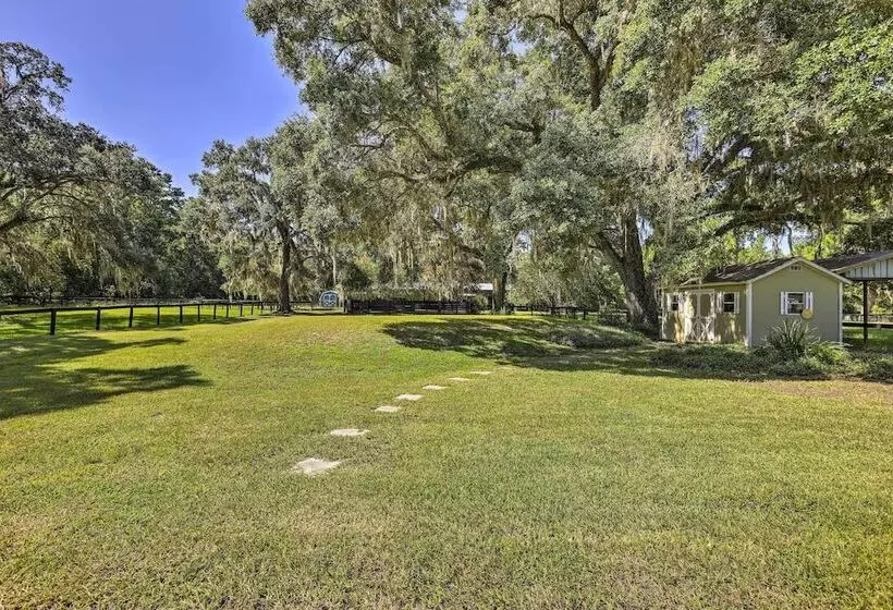 Pet Friendly Home Close To Wec Ocala!