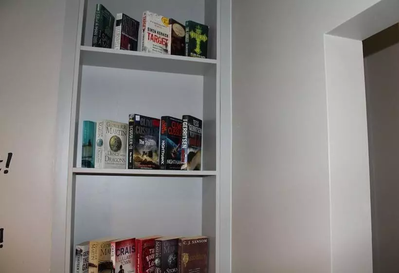 اقامتگاه Stunning 4 Bed House In Belfast