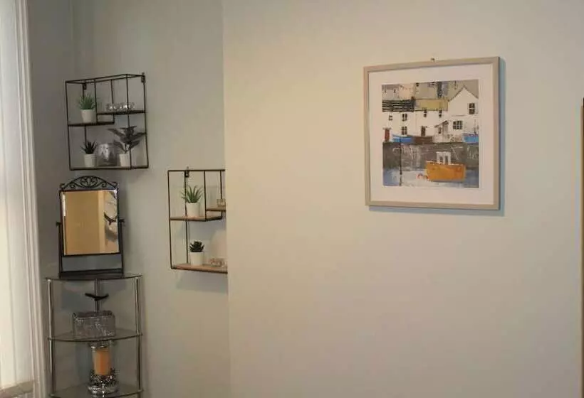 اقامتگاه Stunning 4 Bed House In Belfast