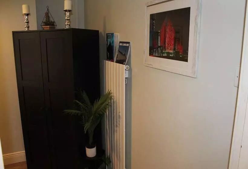 اقامتگاه Stunning 4 Bed House In Belfast