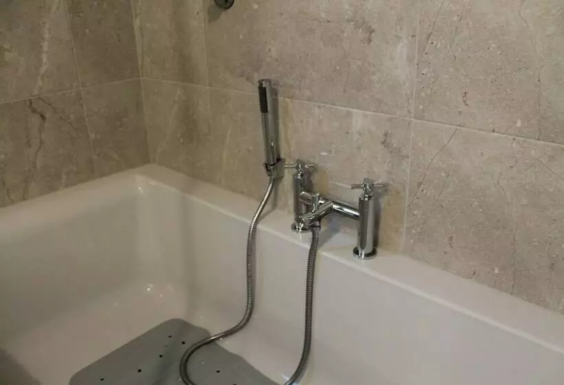 اقامتگاه Stunning 4 Bed House In Belfast