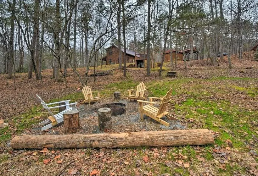 Rural Murphy Cabin   Yard, Hot Tub & Fire Pit