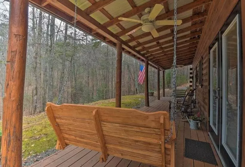 Rural Murphy Cabin   Yard, Hot Tub & Fire Pit
